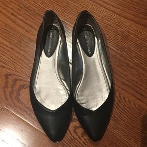 Audrey Brooke Cici leather flat 9W Black